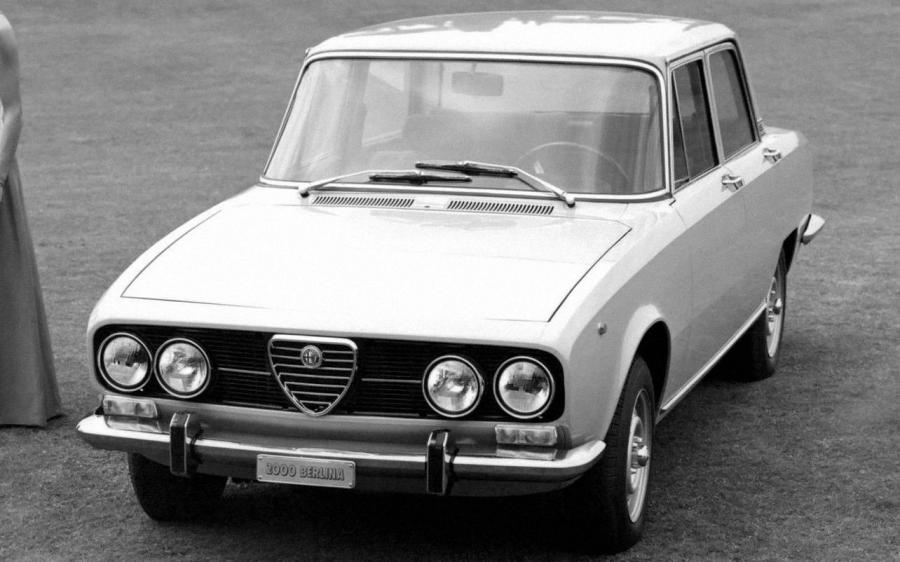 Alfa Romeo 2000 Berlina (105) '1971 - 77